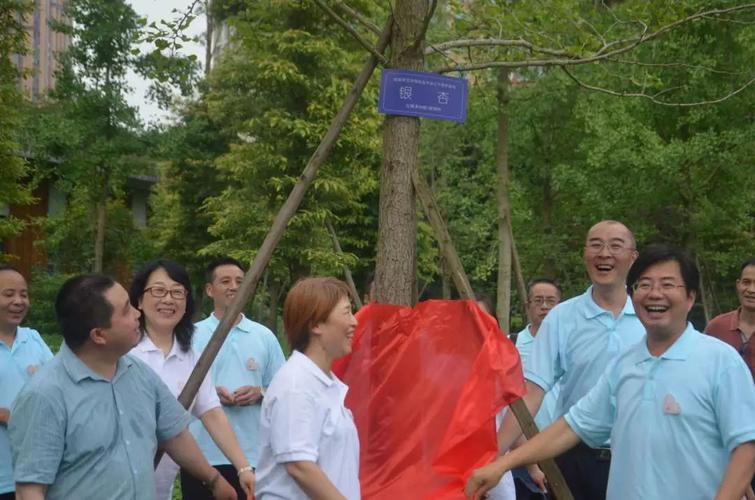 纪念毕业三十周年,成师生物,数学86级校友重返母校!